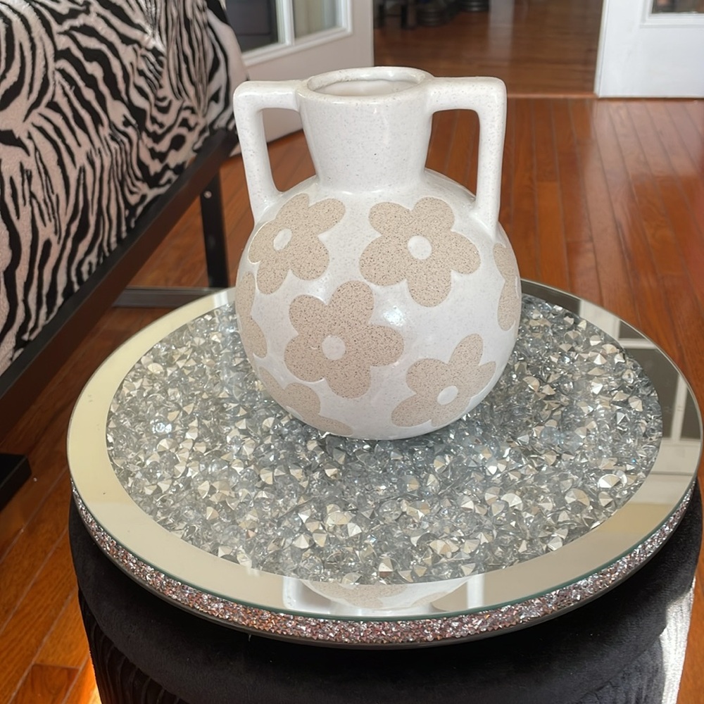 Sturdy adorable ceramic sand flower cream beige neutral off white round vase - Picture 1 of 11